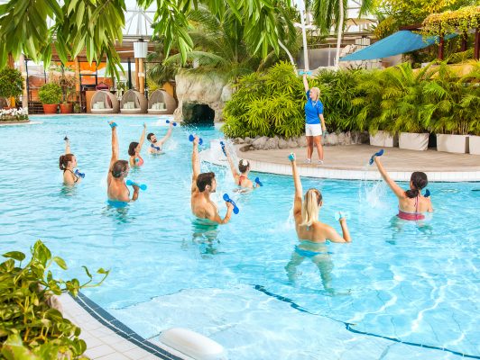 02_TE_Therme_Wassergymnastik_Hanteln
